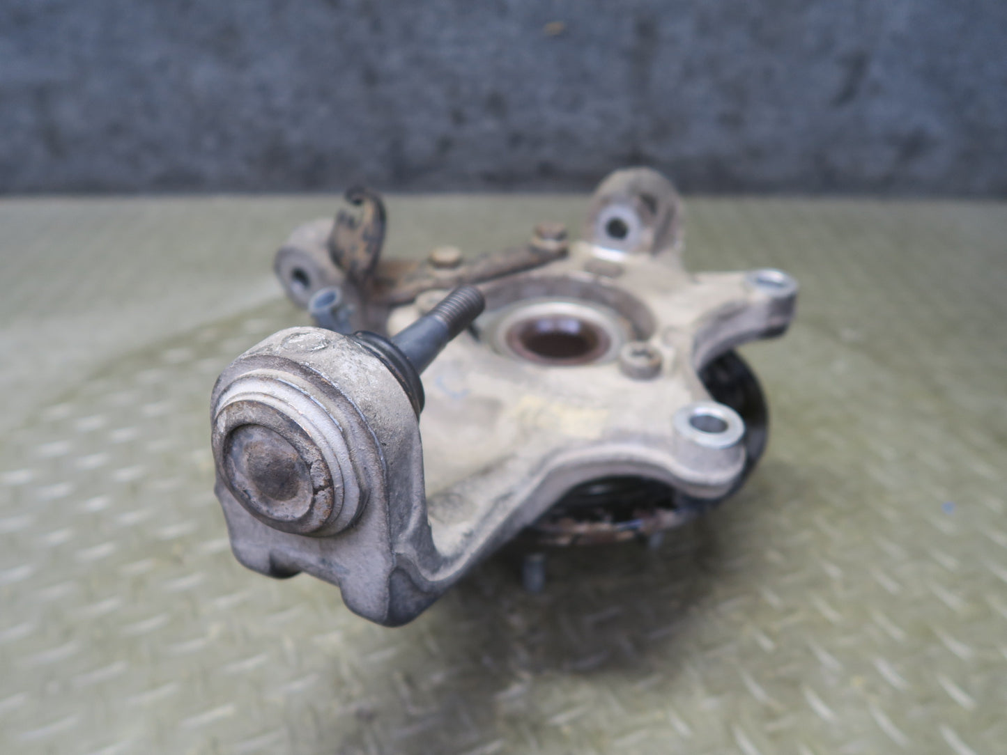 2004-2008 Cadillac XLR Rear Right Pass Side Spindle Knuckle Wheel Hub Bearing