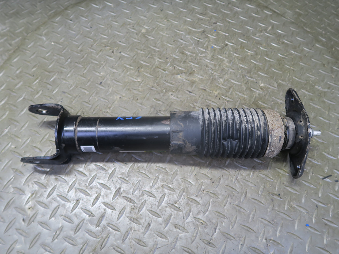 2004-2005 Cadillac XLR Rear Right & Left Side Shock Strut Absorber Set