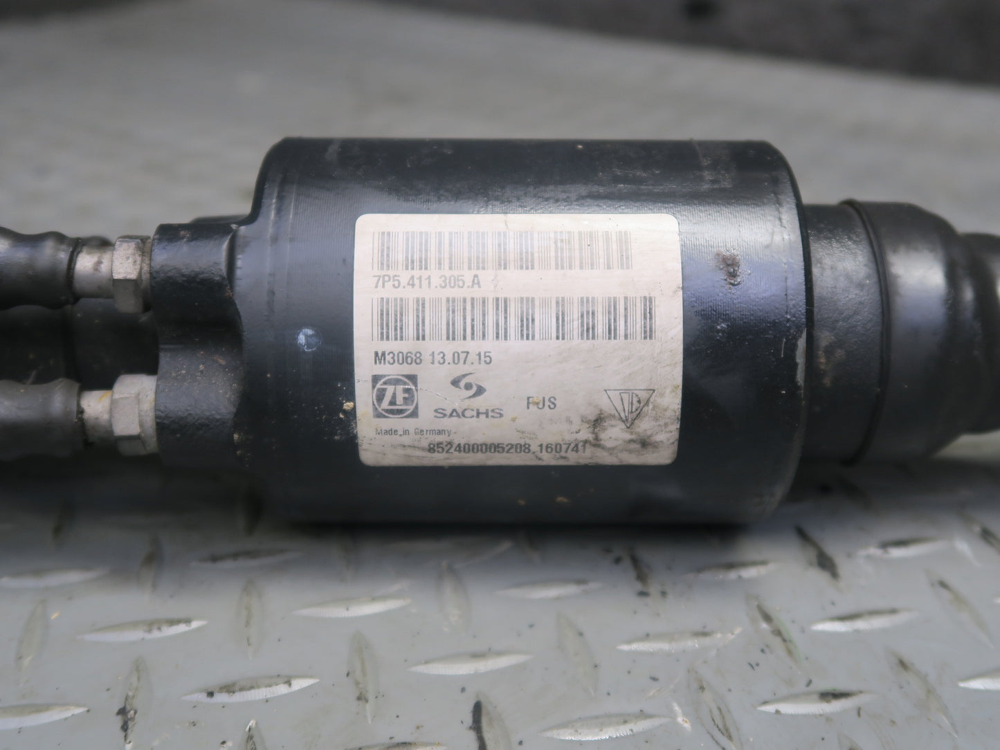 2011-2018 Porsche Cayenne 958 Front Active Stabilizer Sway Bar 7P5411305A