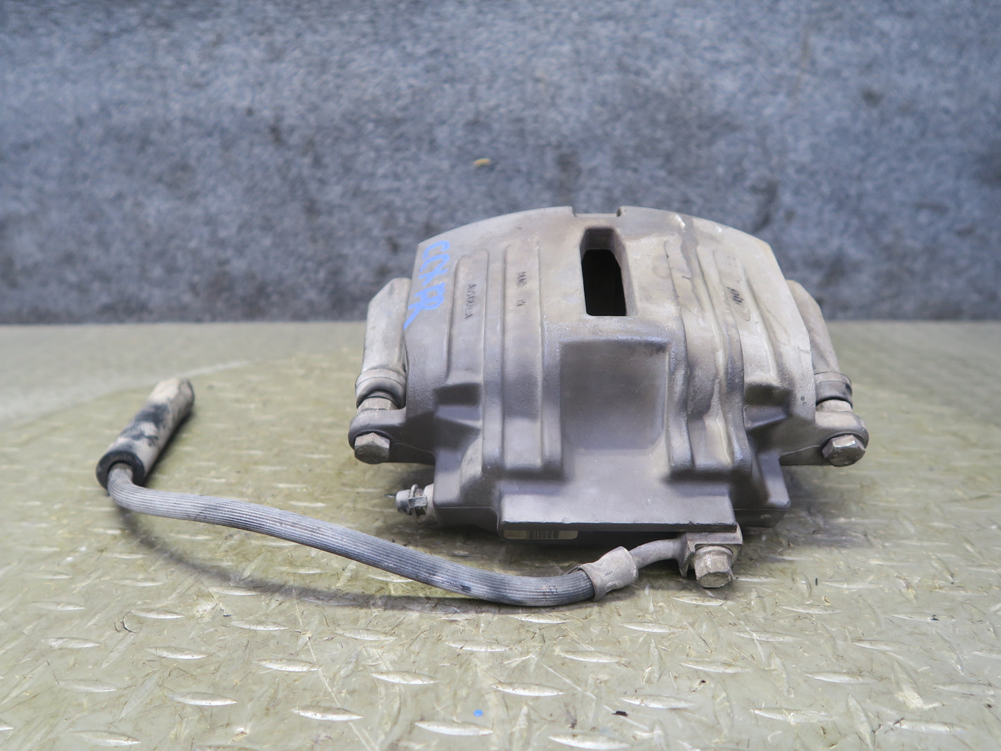 2004-2009 Cadillac XLR RWD Front Left & Right Side Brake Caliper Set of 2