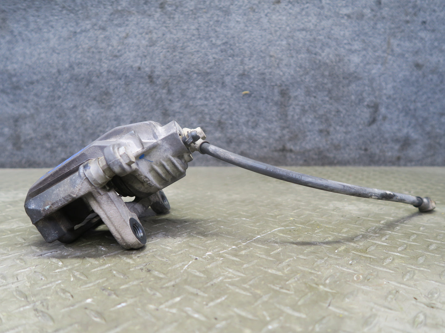 2004-2009 Cadillac XLR RWD Rear Left & Right Side Brake Caliper Set of 2