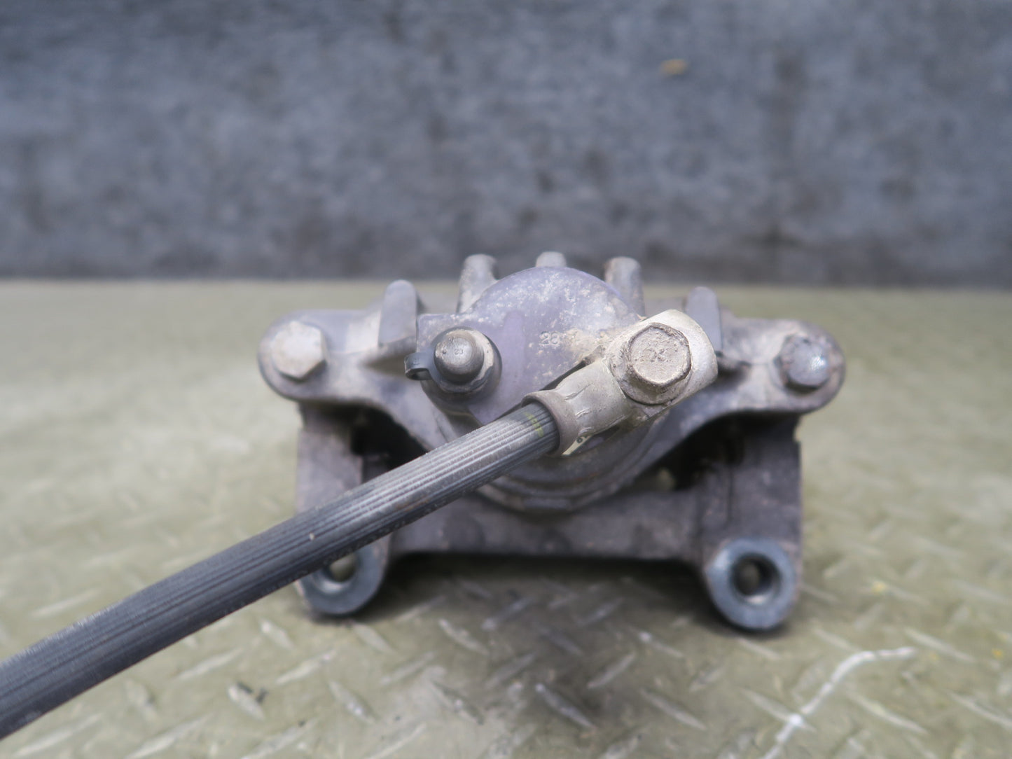 2004-2009 Cadillac XLR RWD Rear Left & Right Side Brake Caliper Set of 2