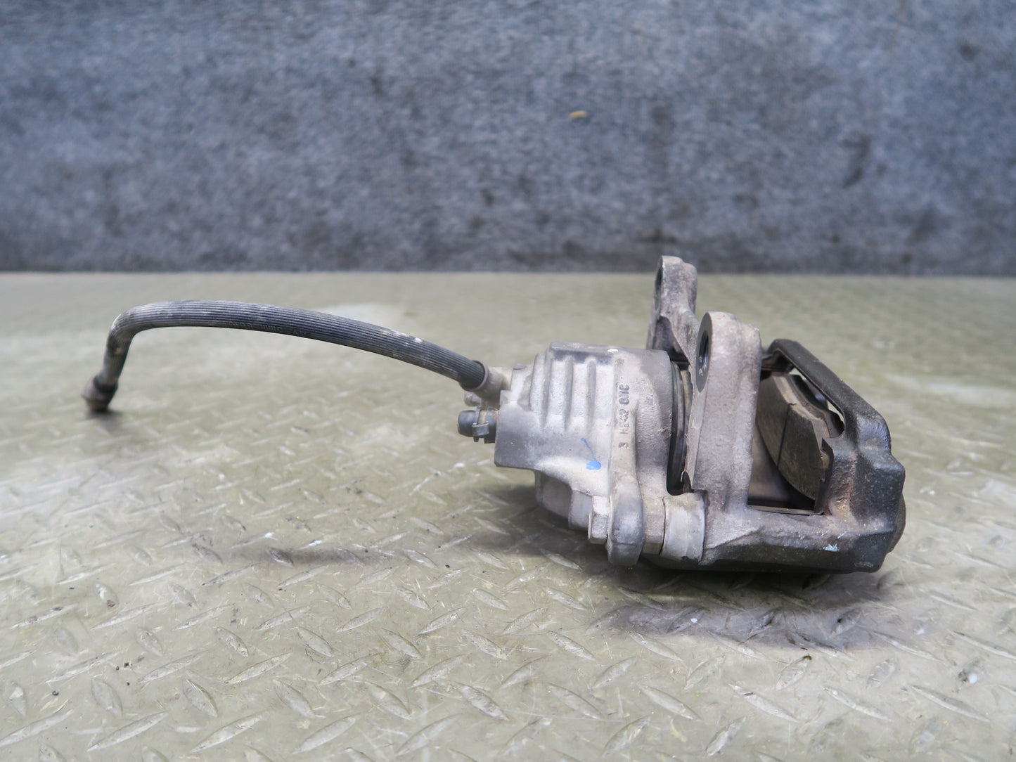 2004-2009 Cadillac XLR RWD Rear Left & Right Side Brake Caliper Set of 2