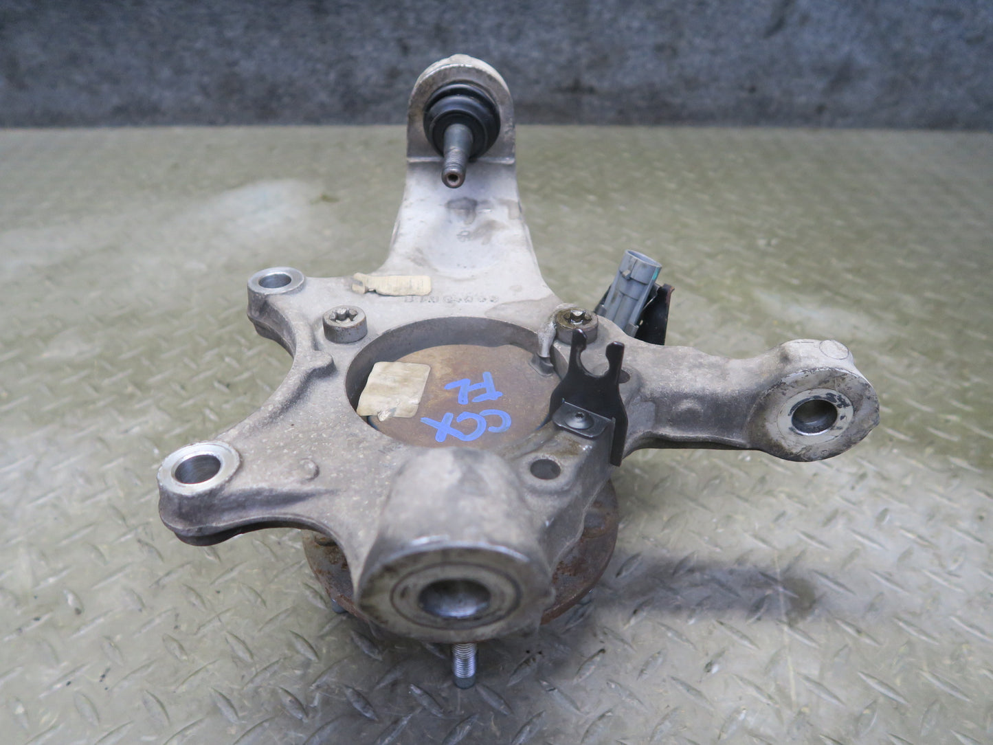 2004-2008 Cadillac XLR Front Left Driver Side Spindle Knuckle Wheel Hub Bearing