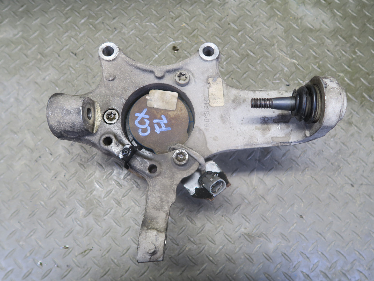 2004-2008 Cadillac XLR Front Left Driver Side Spindle Knuckle Wheel Hub Bearing