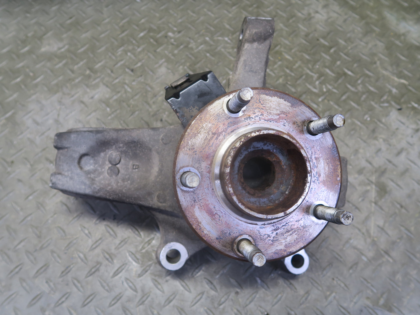 2004-2008 Cadillac XLR Front Right Pass Side Spindle Knuckle Wheel Hub Bearing