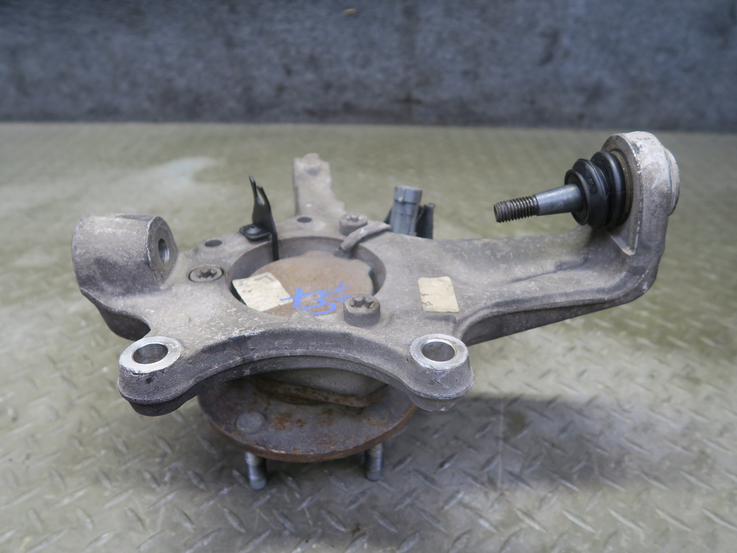 2004-2008 Cadillac XLR Front Right Pass Side Spindle Knuckle Wheel Hub Bearing