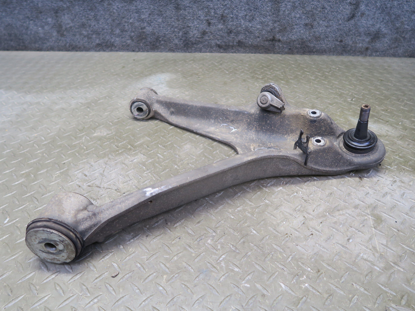 2004-2009 Cadillac XLR Front Right Suspension Lower & Upper Control Arm Set