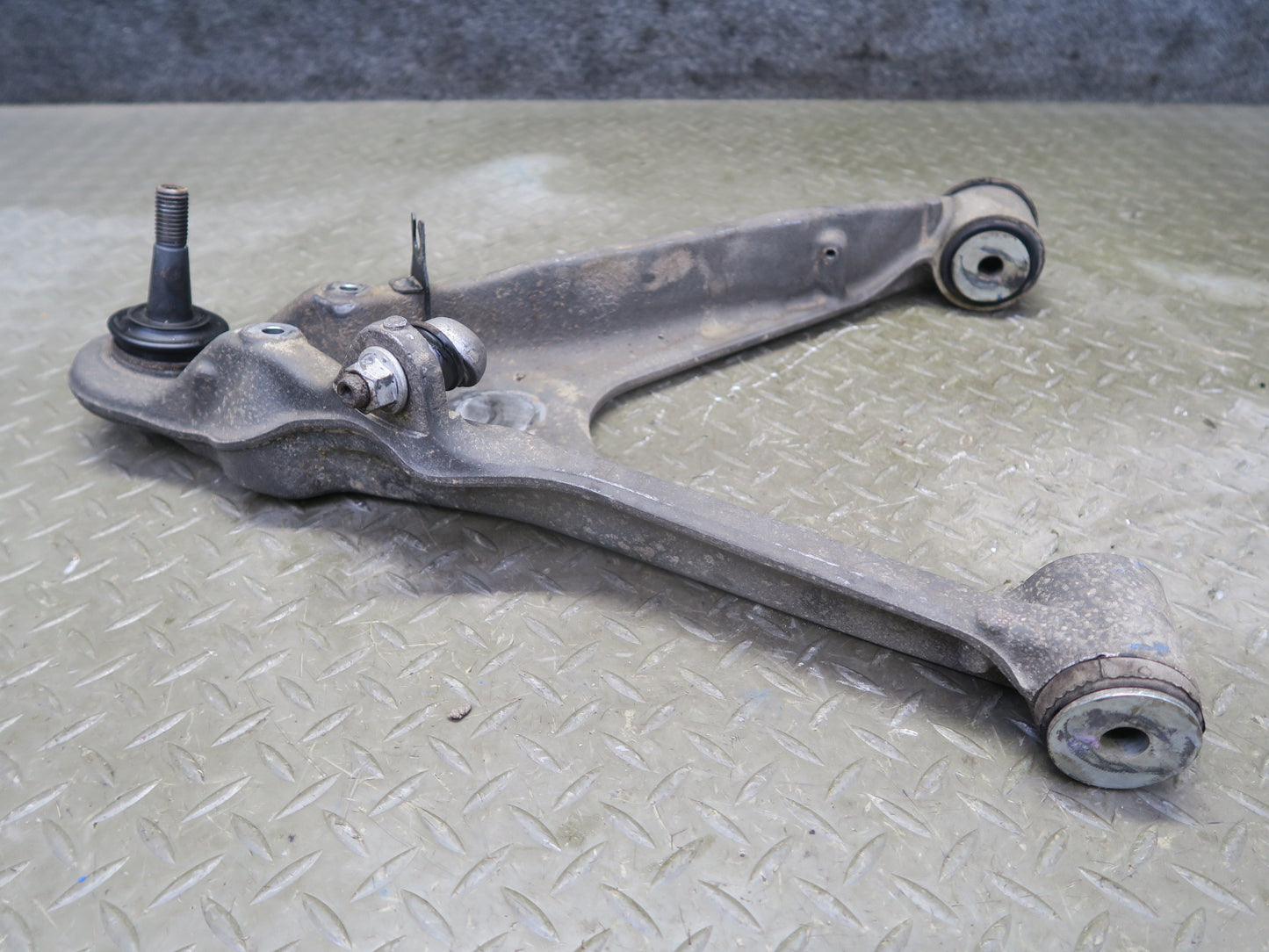 2004-2009 Cadillac XLR Front Right Suspension Lower & Upper Control Arm Set
