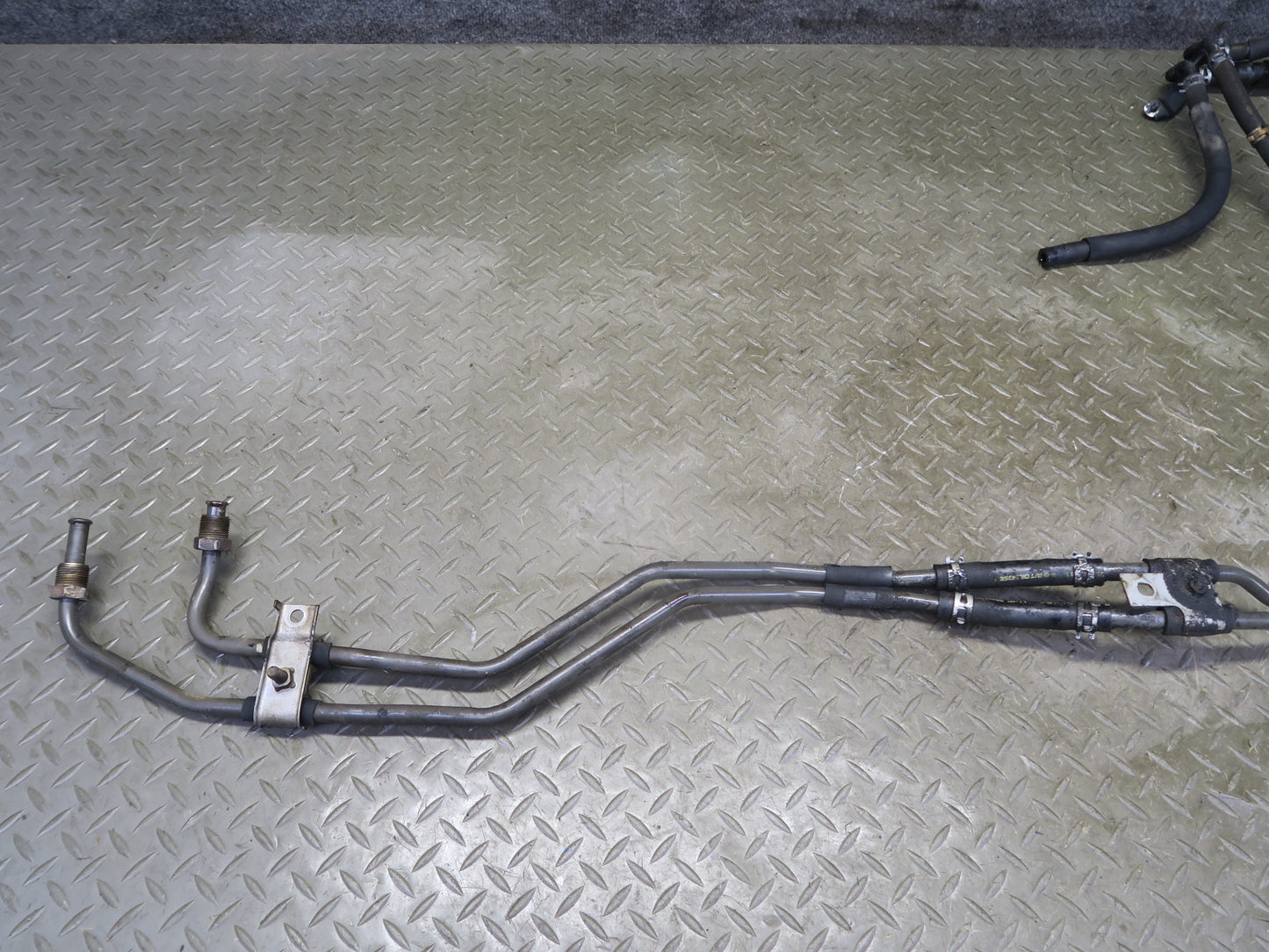 1991-1992 Toyota Land Cruiser FJ80 A/T Transmission Oil Cooler Hose Pipe Line