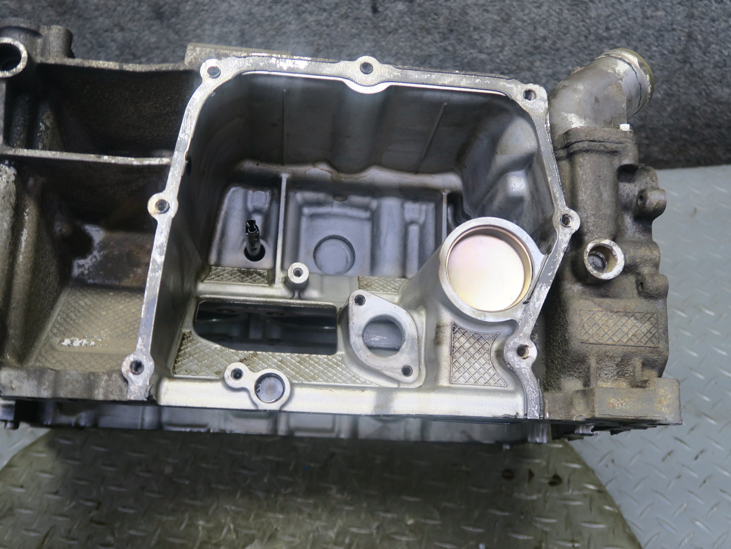 2002 Porsche Boxster S 986 3.2L M96.21 Right Engine Motor Cylinder Block