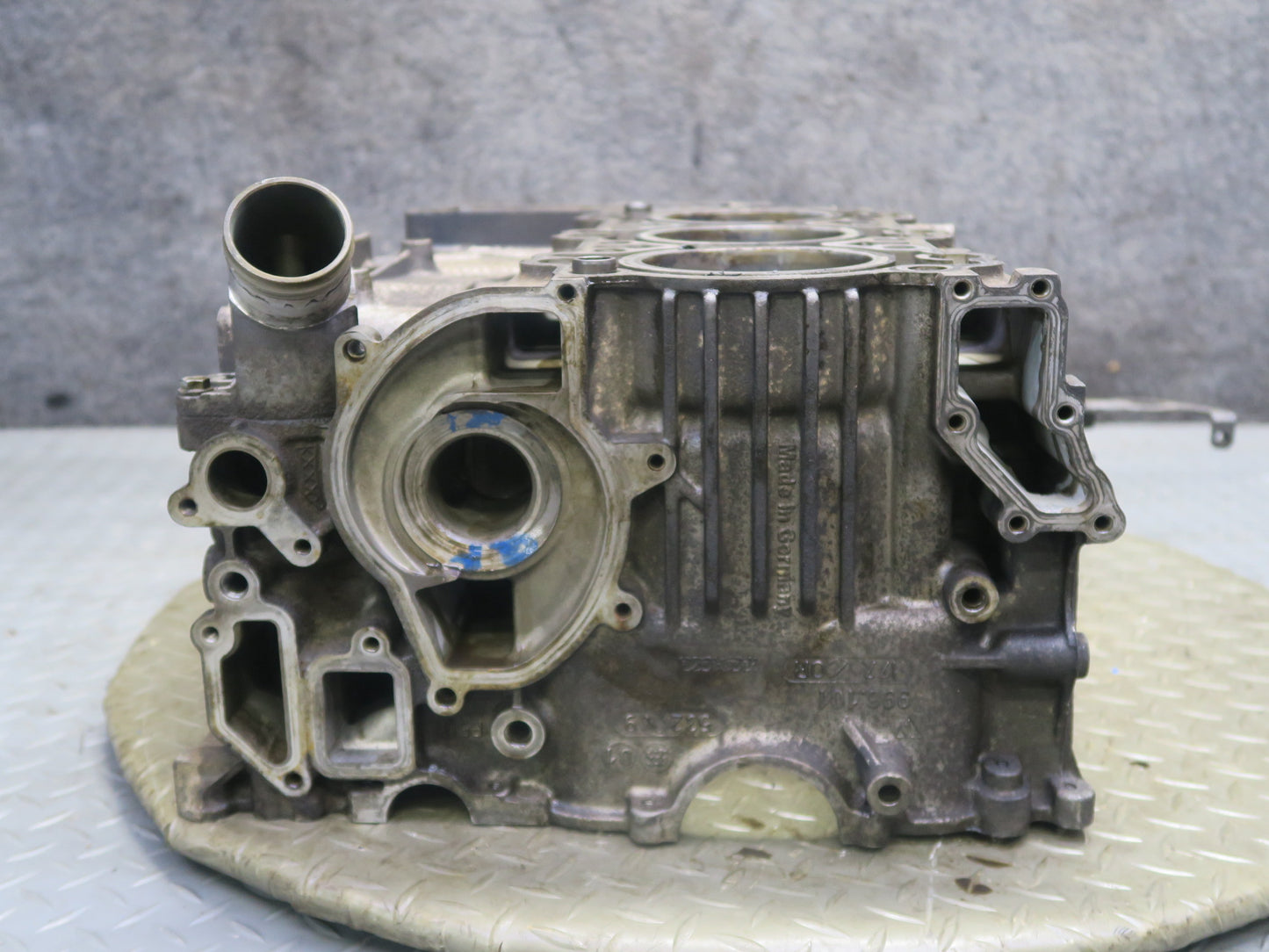 2002 Porsche Boxster S 986 3.2L M96.21 Right Engine Motor Cylinder Block