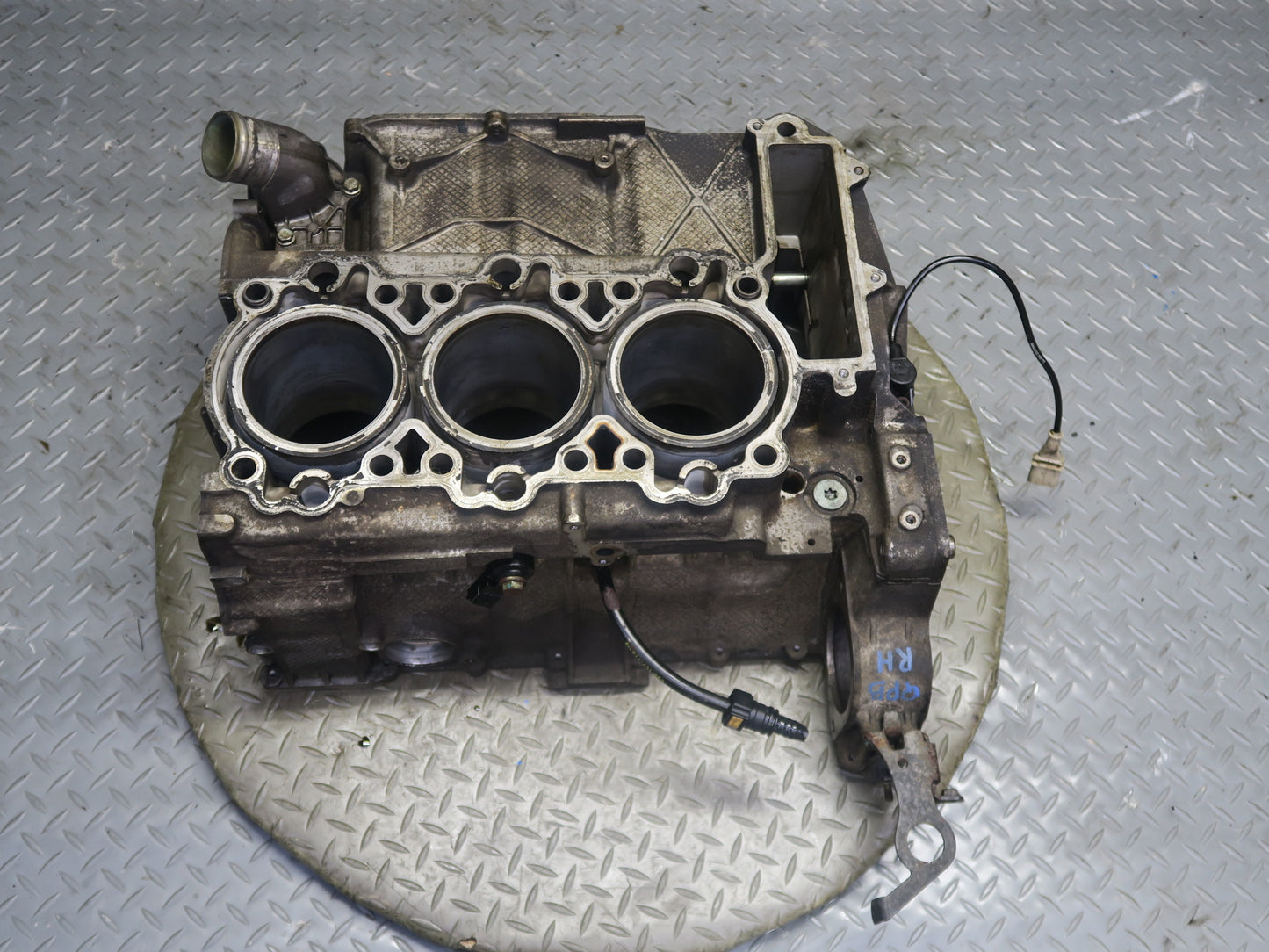 2002 Porsche Boxster S 986 3.2L M96.21 Right Engine Motor Cylinder Block