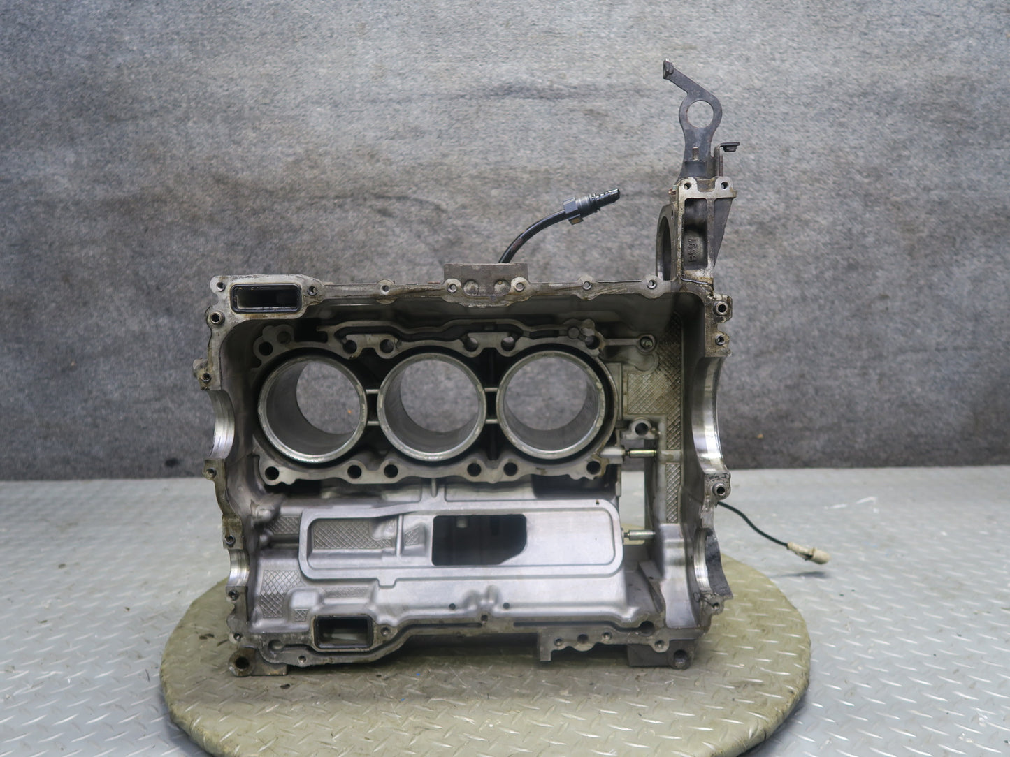 2002 Porsche Boxster S 986 3.2L M96.21 Right Engine Motor Cylinder Block