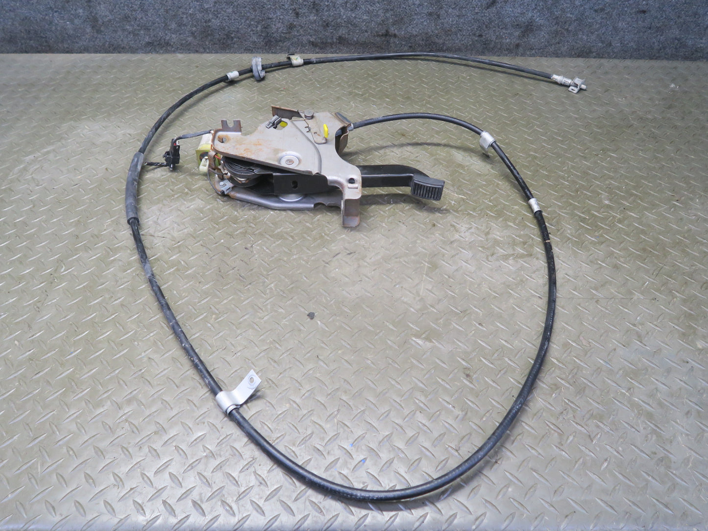 2004-2009 Cadillac XLR Parking Emergency Brake Stop Pedal W/ Cable Assembly