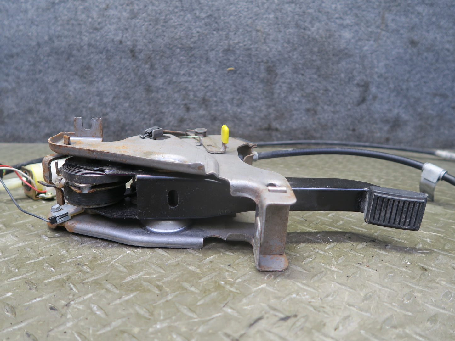2004-2009 Cadillac XLR Parking Emergency Brake Stop Pedal W/ Cable Assembly