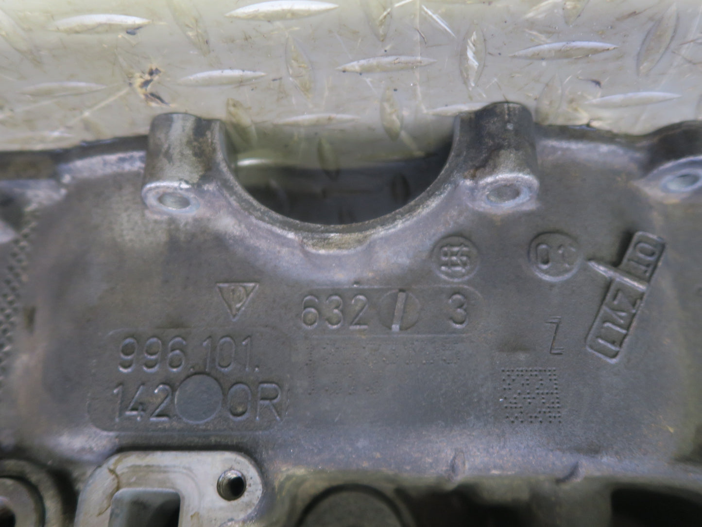 2002 Porsche Boxster S 986 3.2L M96.21 Left Engine Motor Cylinder Block