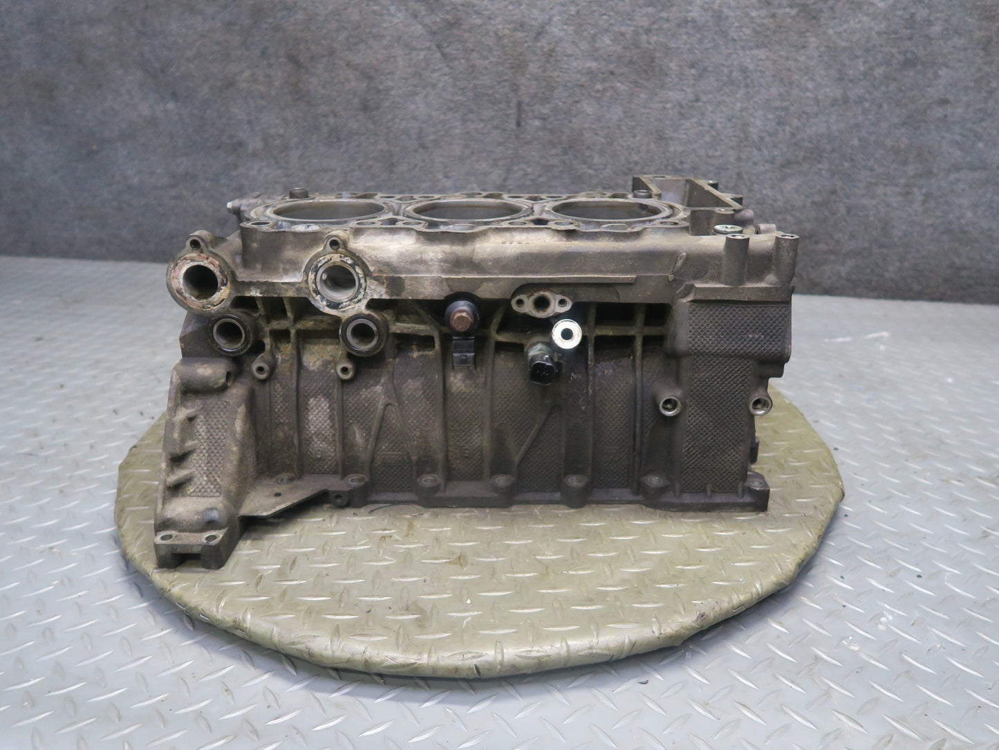 2002 Porsche Boxster S 986 3.2L M96.21 Left Engine Motor Cylinder Block