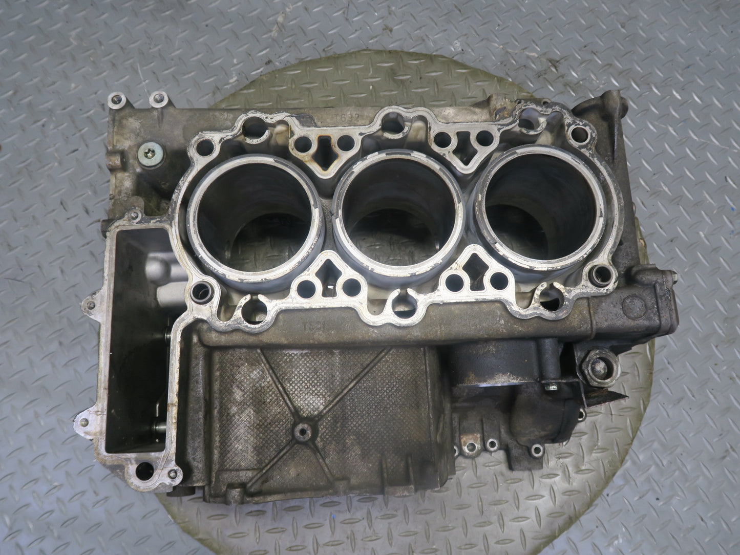 2002 Porsche Boxster S 986 3.2L M96.21 Left Engine Motor Cylinder Block