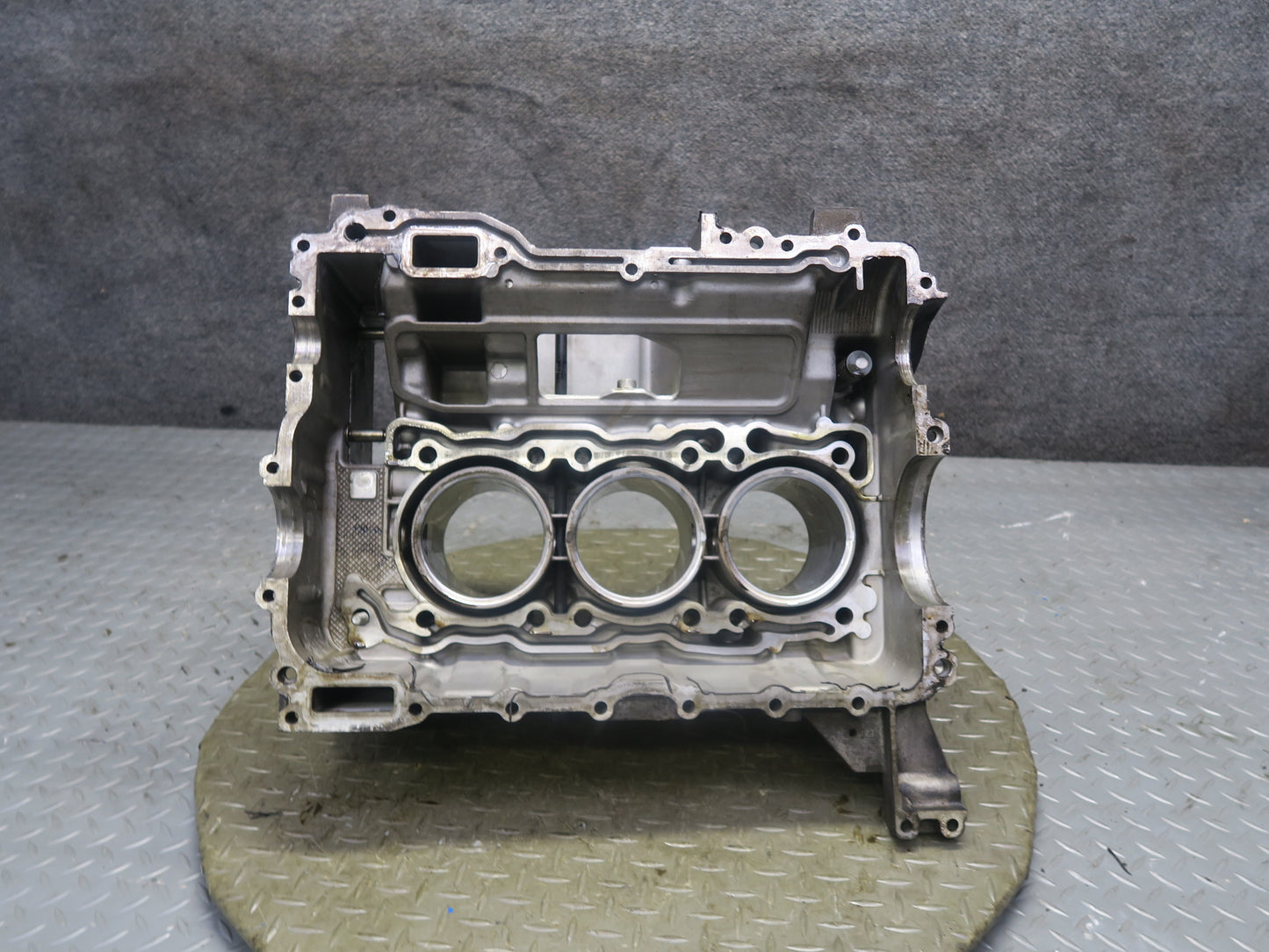 2002 Porsche Boxster S 986 3.2L M96.21 Left Engine Motor Cylinder Block