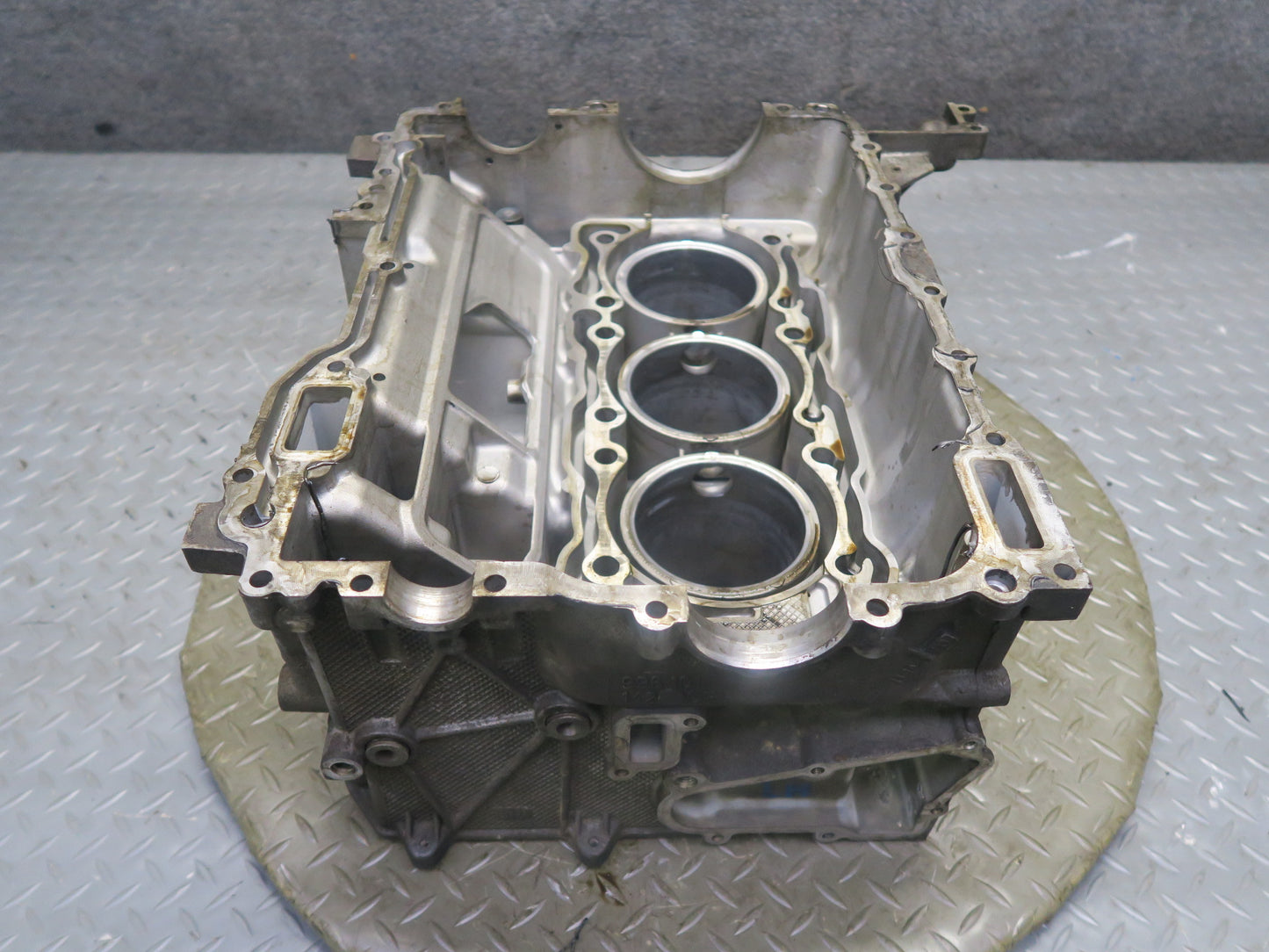 2002 Porsche Boxster S 986 3.2L M96.21 Left Engine Motor Cylinder Block