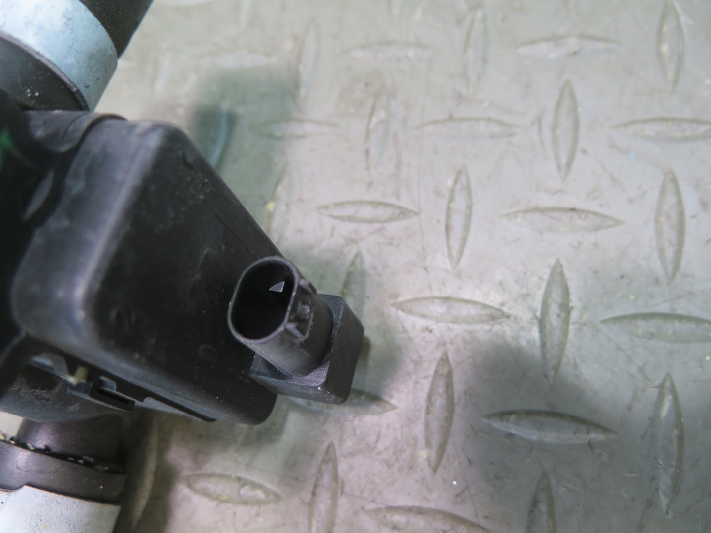 2011-2018 Porsche Cayenne 958 4.8L Hvac Heater Water Control Auxiliary Valve Set