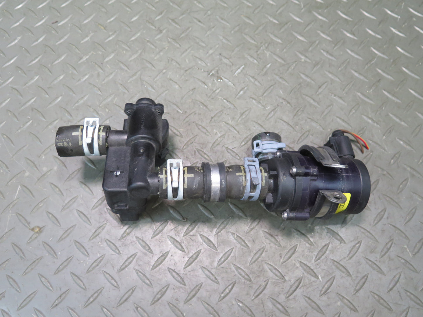 2011-2018 Porsche Cayenne 958 4.8L Hvac Heater Water Control Auxiliary Valve Set