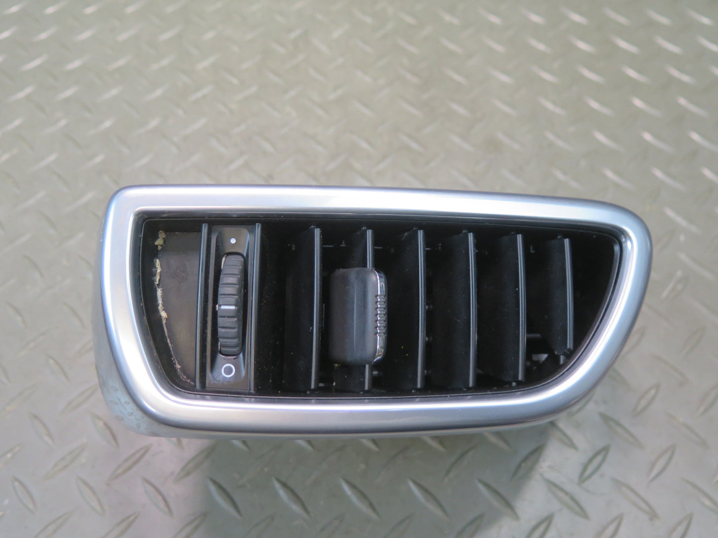 2011-2018 Porsche Cayenne 958 Dash Front Left A/C Air Vent Grille 7P5819703D