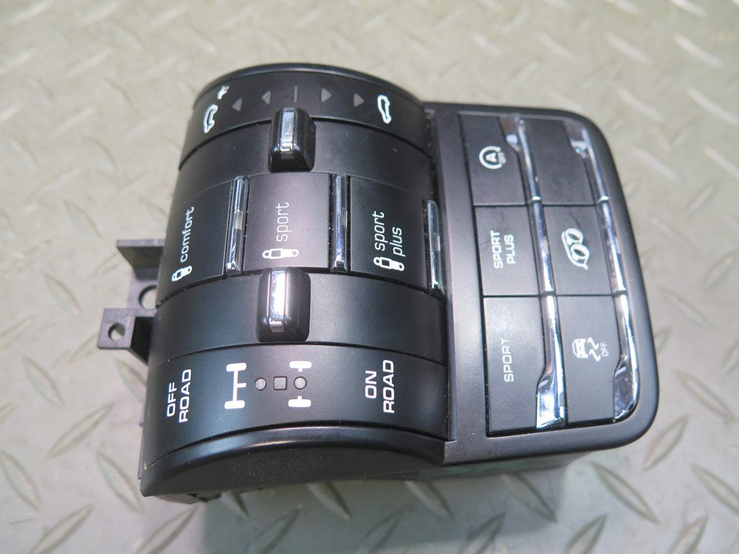 2015-2018 Porsche Cayenne 958.2 Suspension Mode Control Switch 7P5927127HA