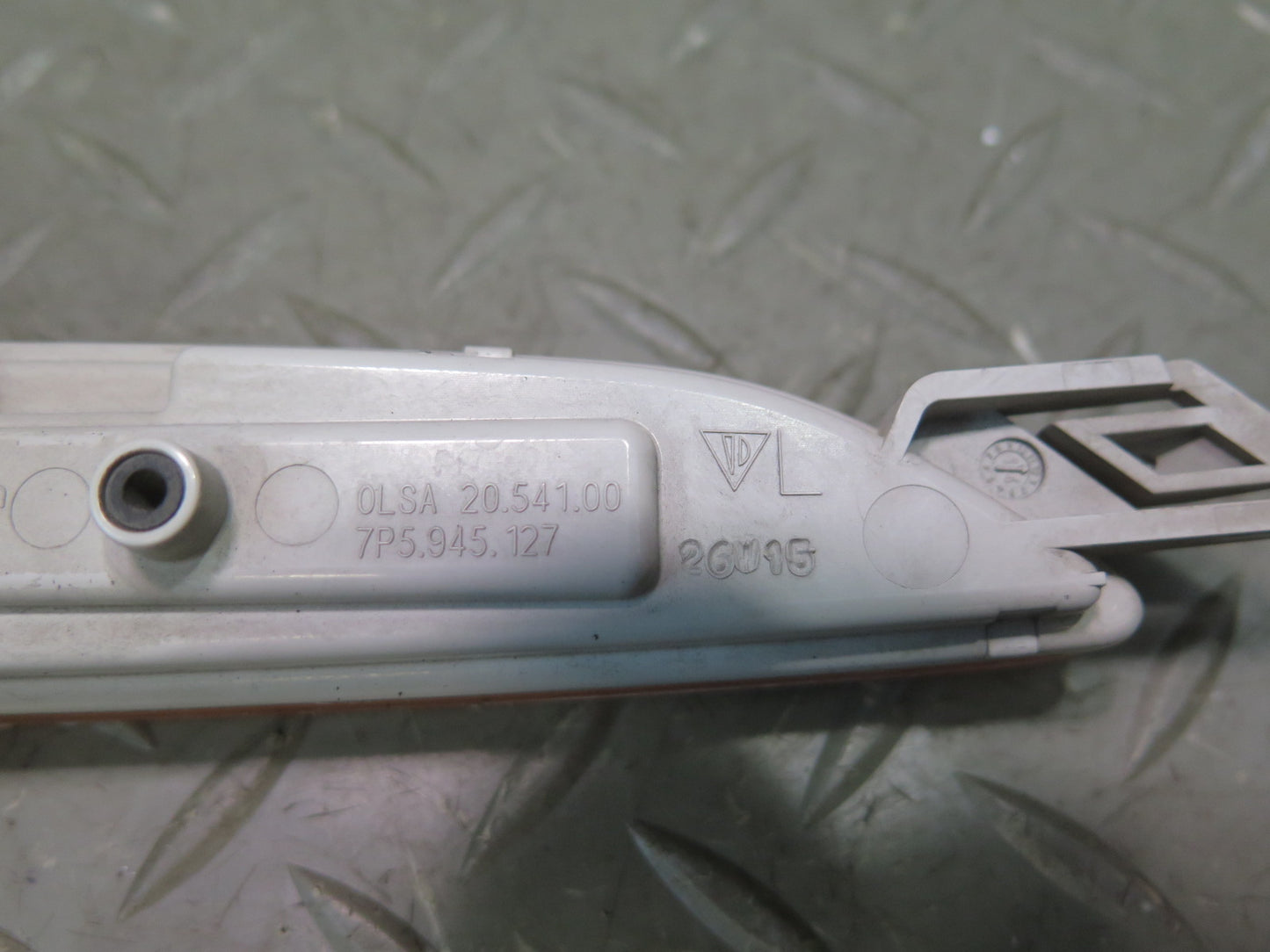 11-18 Porsche Cayenne 958.2 Front Left & Right Side Marker Light Lamp Set of 2