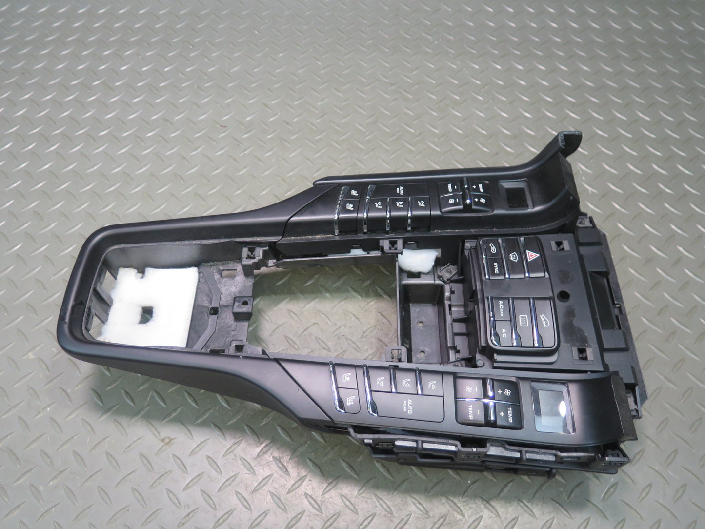 15-18 Porsche Cayenne 958.2 Center Console A/C Heater Climate Control Switch