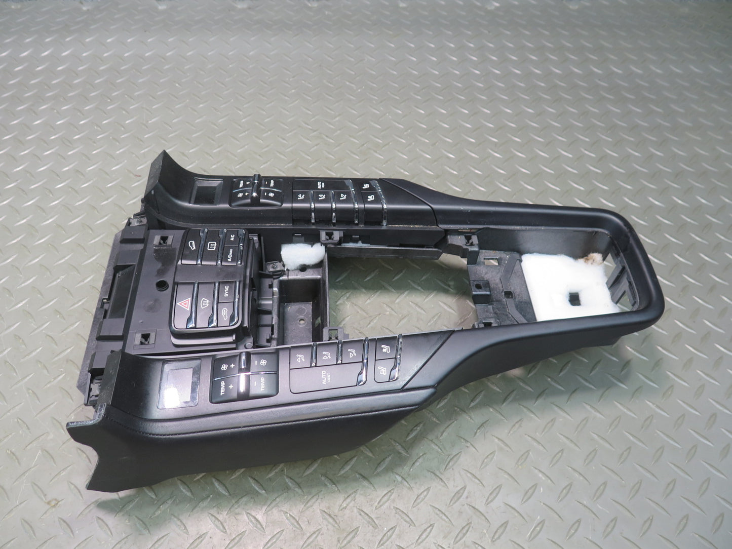 15-18 Porsche Cayenne 958.2 Center Console A/C Heater Climate Control Switch