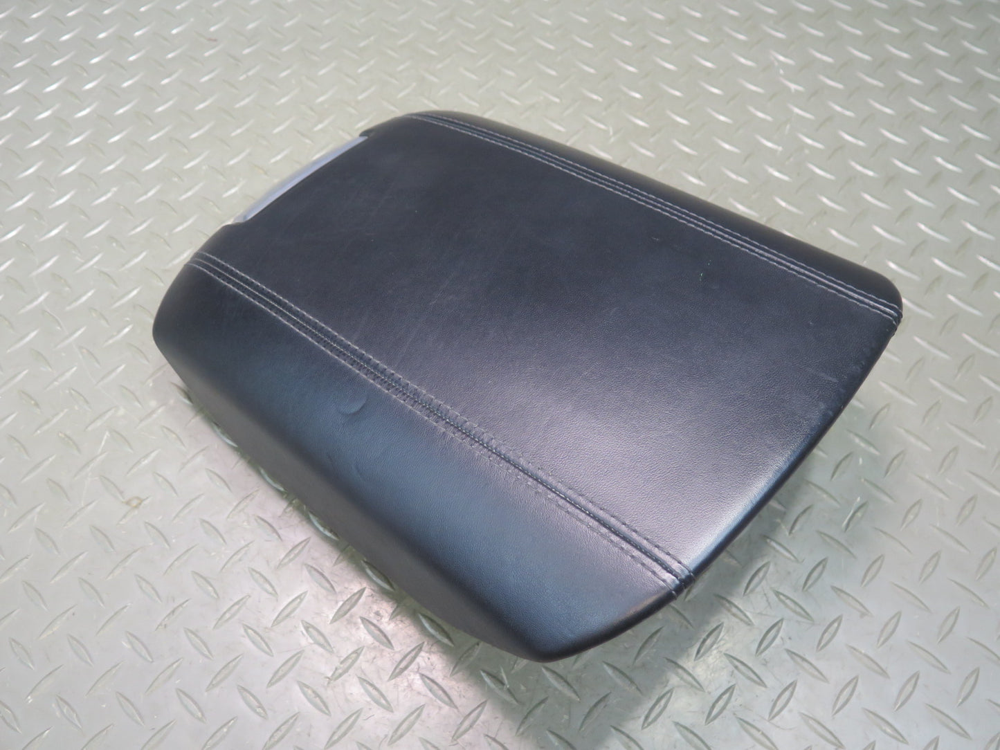 2011-2018 Porsche Cayenne 958.2 Center Console Leather Armrest Lid Cover