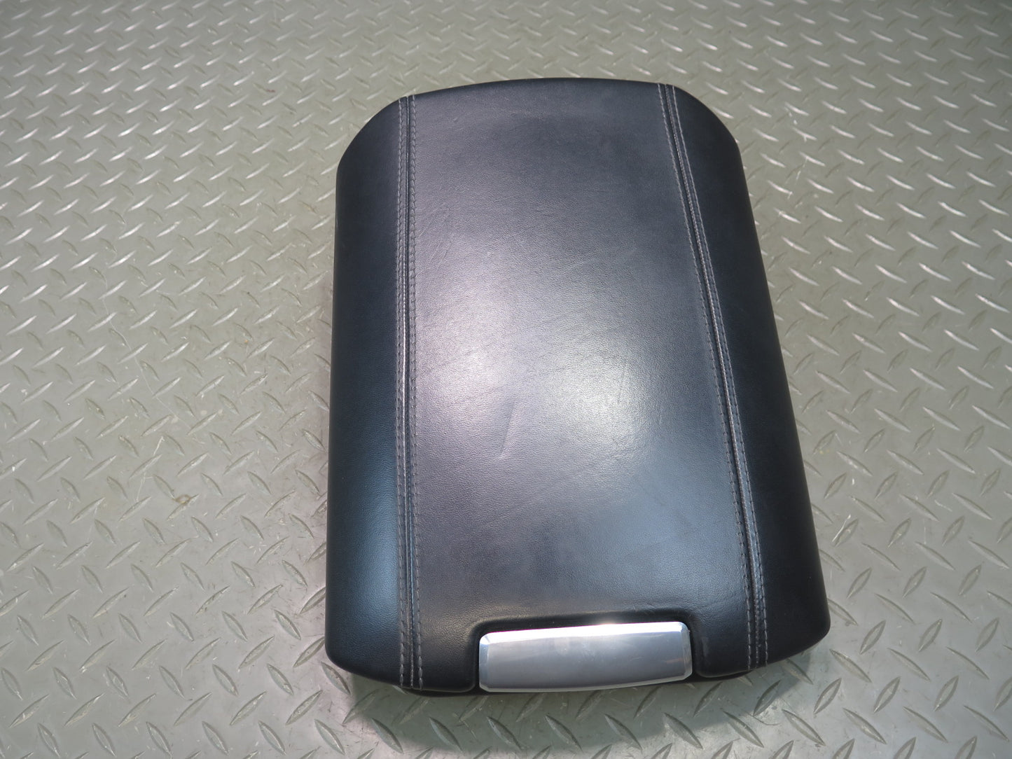 2011-2018 Porsche Cayenne 958.2 Center Console Leather Armrest Lid Cover