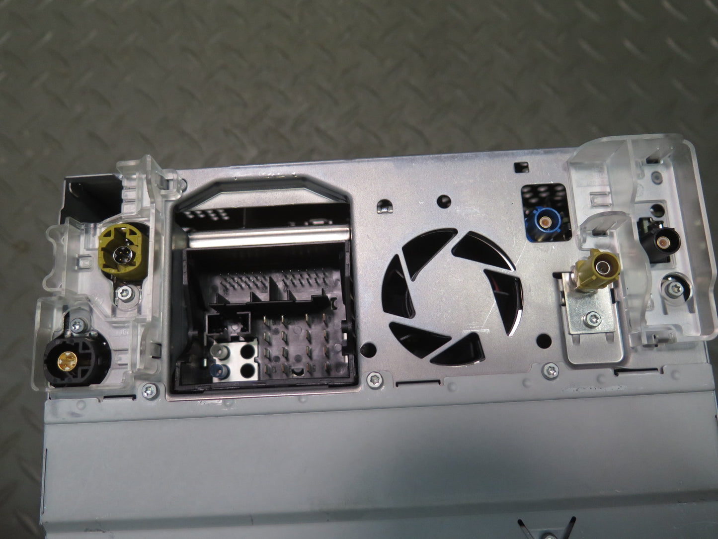 2015-2016 Porsche Cayenne 958.2 Navi Radio CD Player Receiver Command Head Unit