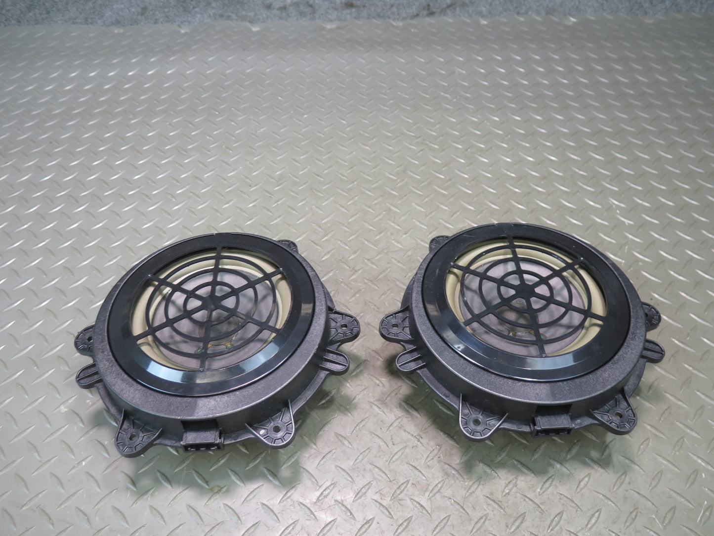 2011-2018 Porsche Cayenne 958 Rear Left & Right Door Speaker Set of 2