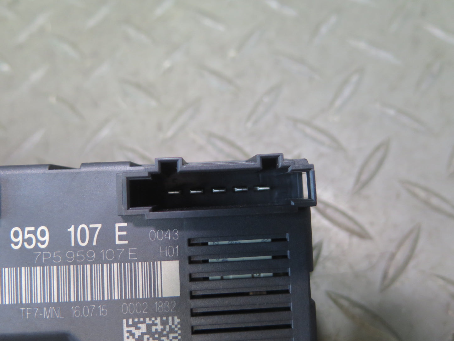 11-18 Porsche Cayenne 958.2 Rear Trunk Lid Liftgate Control Module 7P5959107E