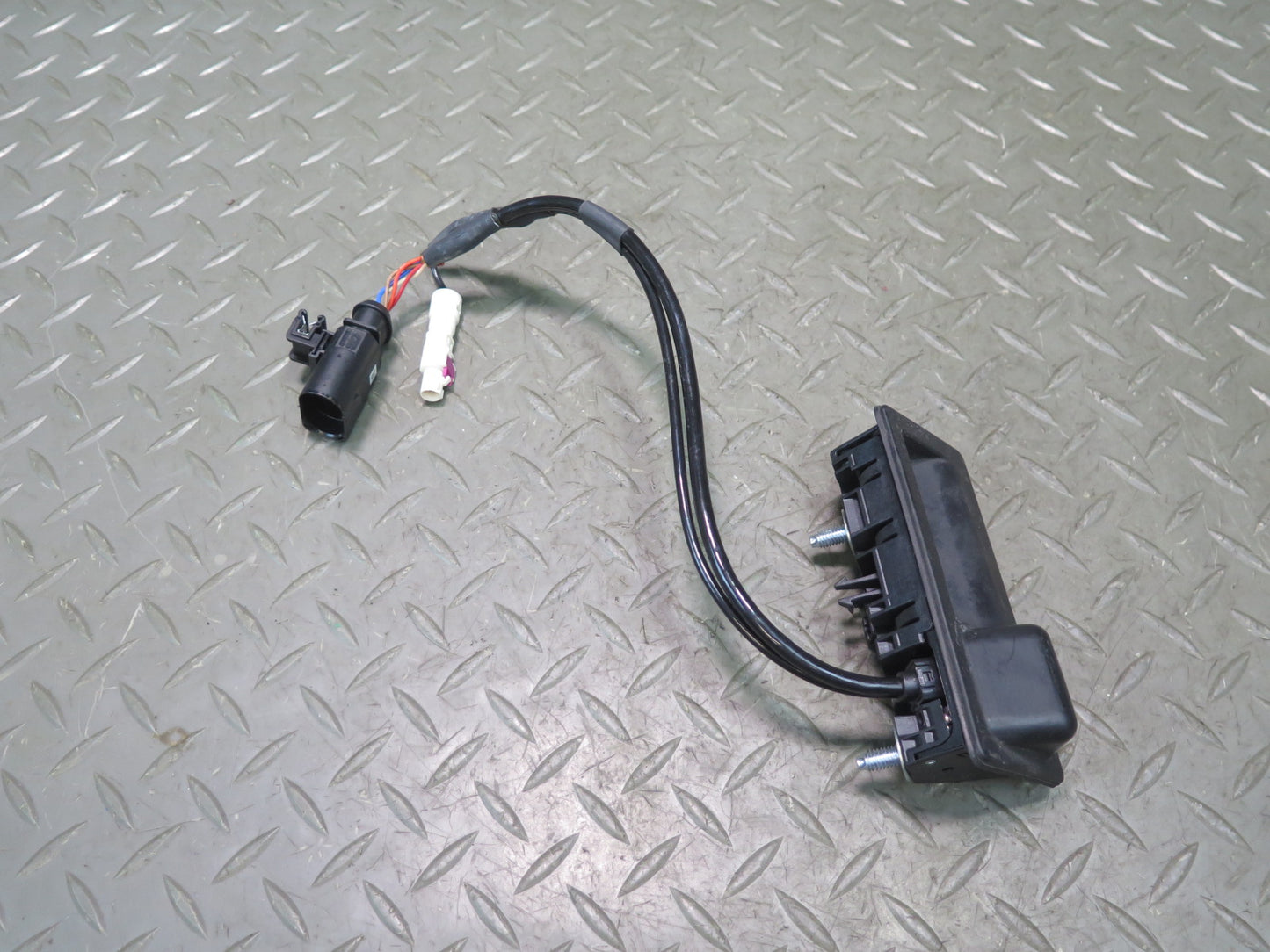 2015-2018 Porsche Cayenne 958.2 Rear Trunk Hatch Release Handle Switch W/camera
