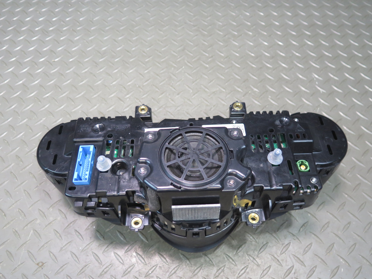 2016-2018 Porsche Cayenne Turbo S 958.2 Instrument Cluster Gauge Speedometer