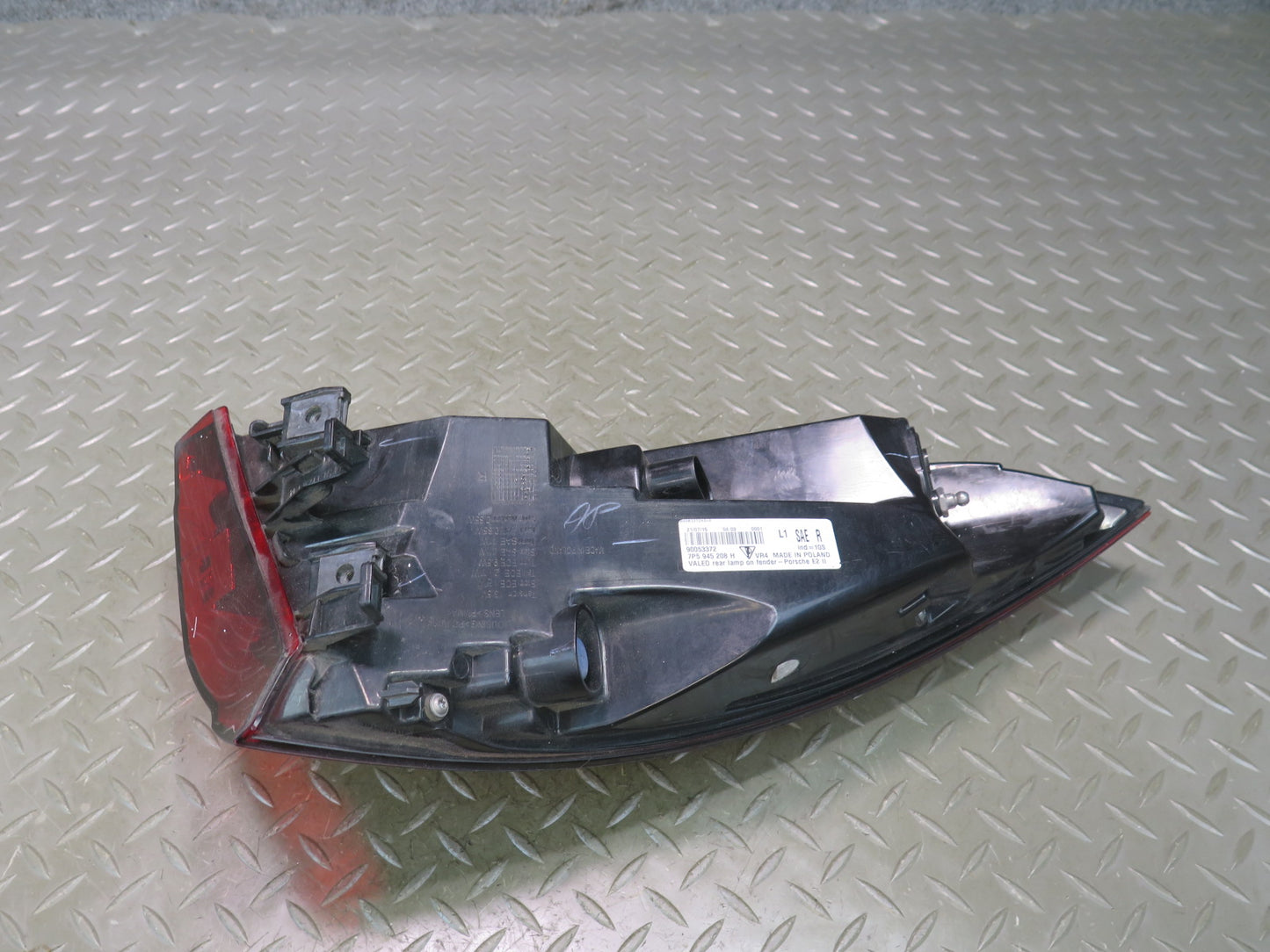 2015-2018 Porsche Cayenne 958.2 Rear Right Outer Tail Light Lamp 7P5945208H
