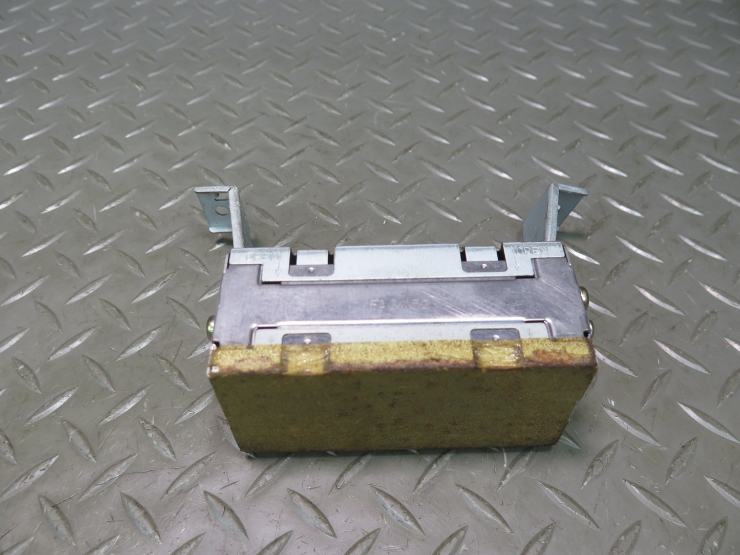 1991-1997 Toyota Land Cruiser FJ80 Audio Radio Antenna Amplifier