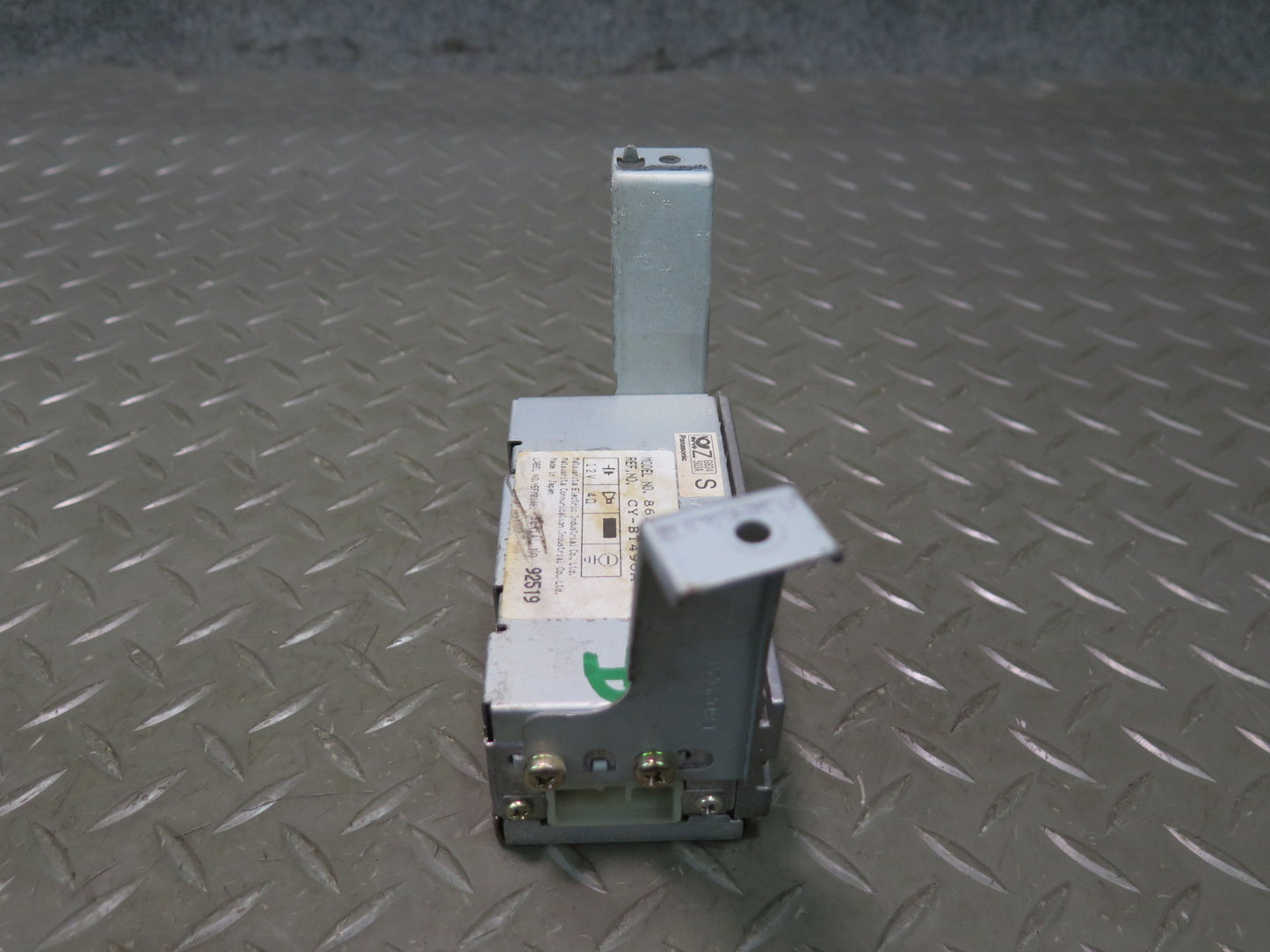 1991-1997 Toyota Land Cruiser FJ80 Audio Radio Antenna Amplifier