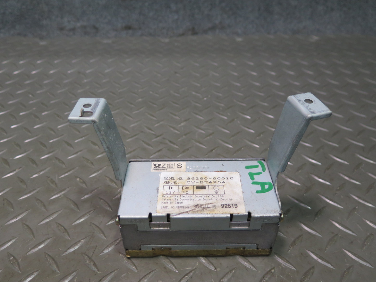 1991-1997 Toyota Land Cruiser FJ80 Audio Radio Antenna Amplifier