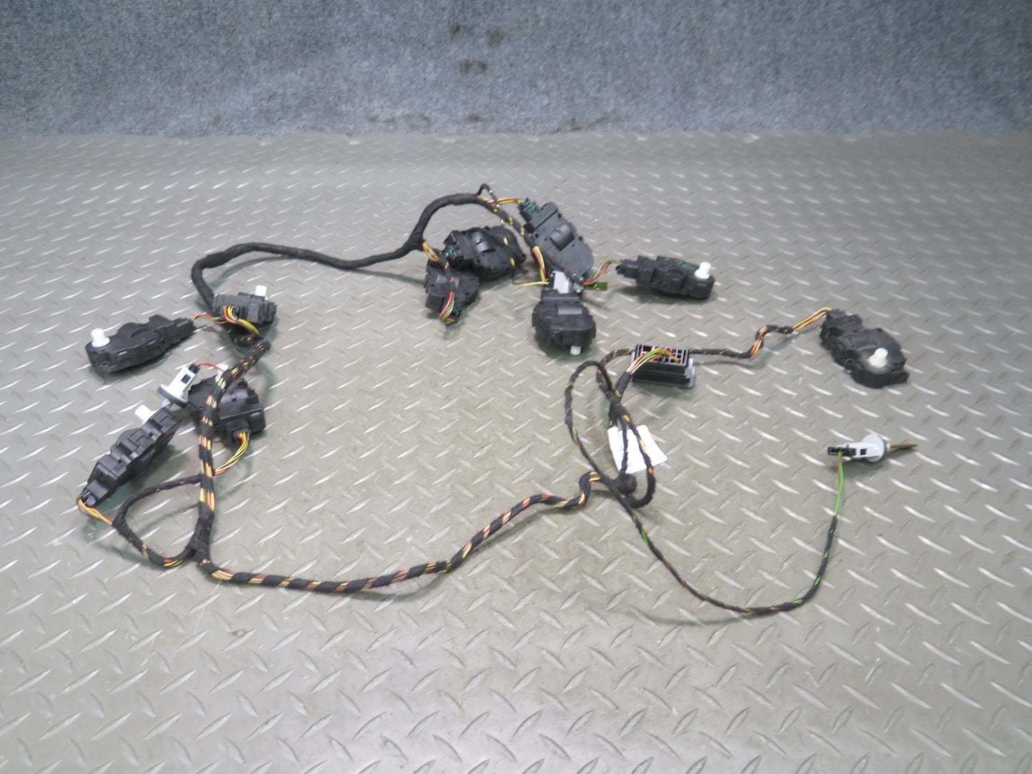 2011-2018 Porsche Cayenne 958 A/C Heater Flap Door Actuator Motor Wiring Set