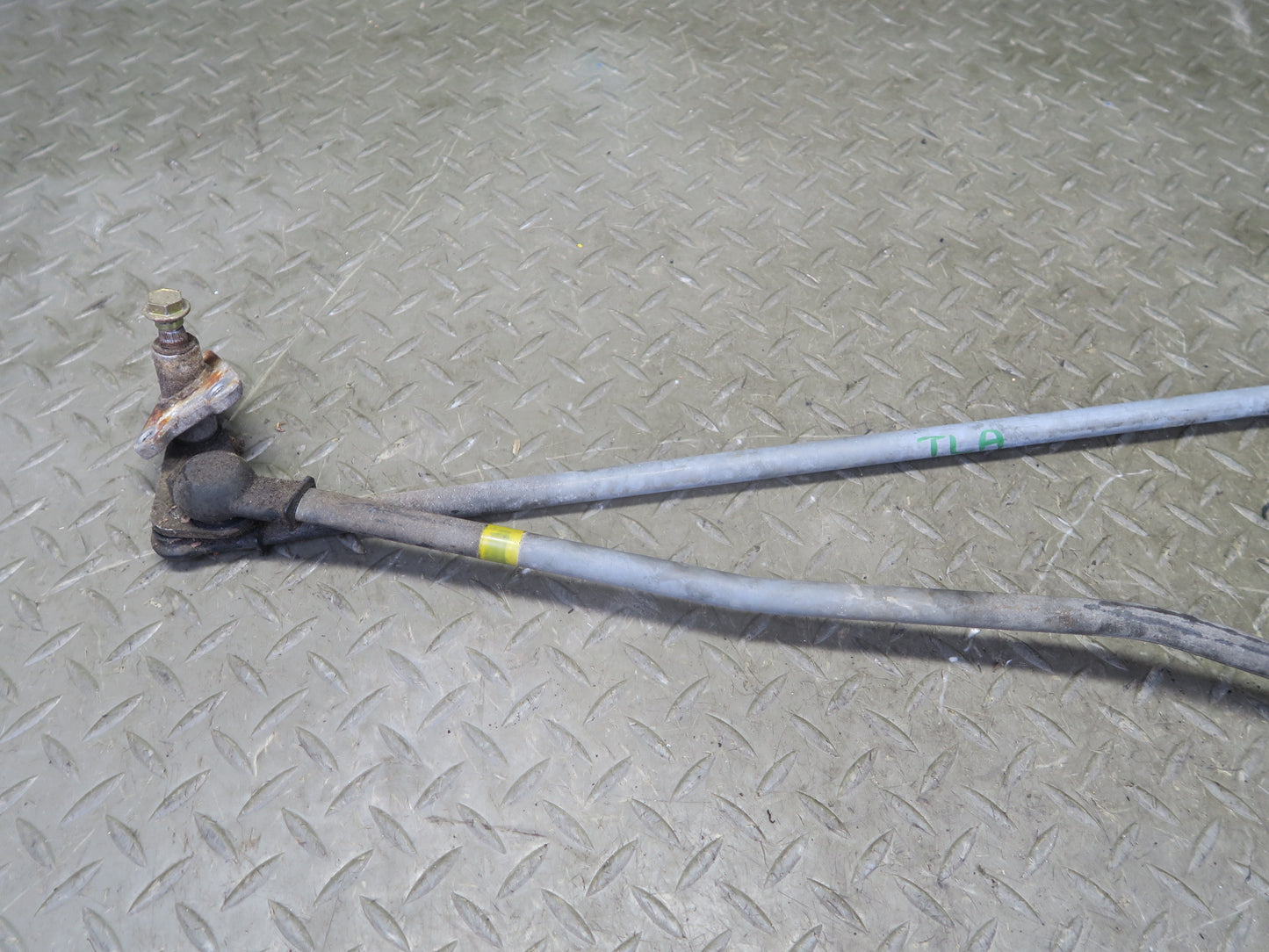 1991-1992 Toyota Land Cruiser FJ80 Front Windshield Wiper Linkage W/ Motor