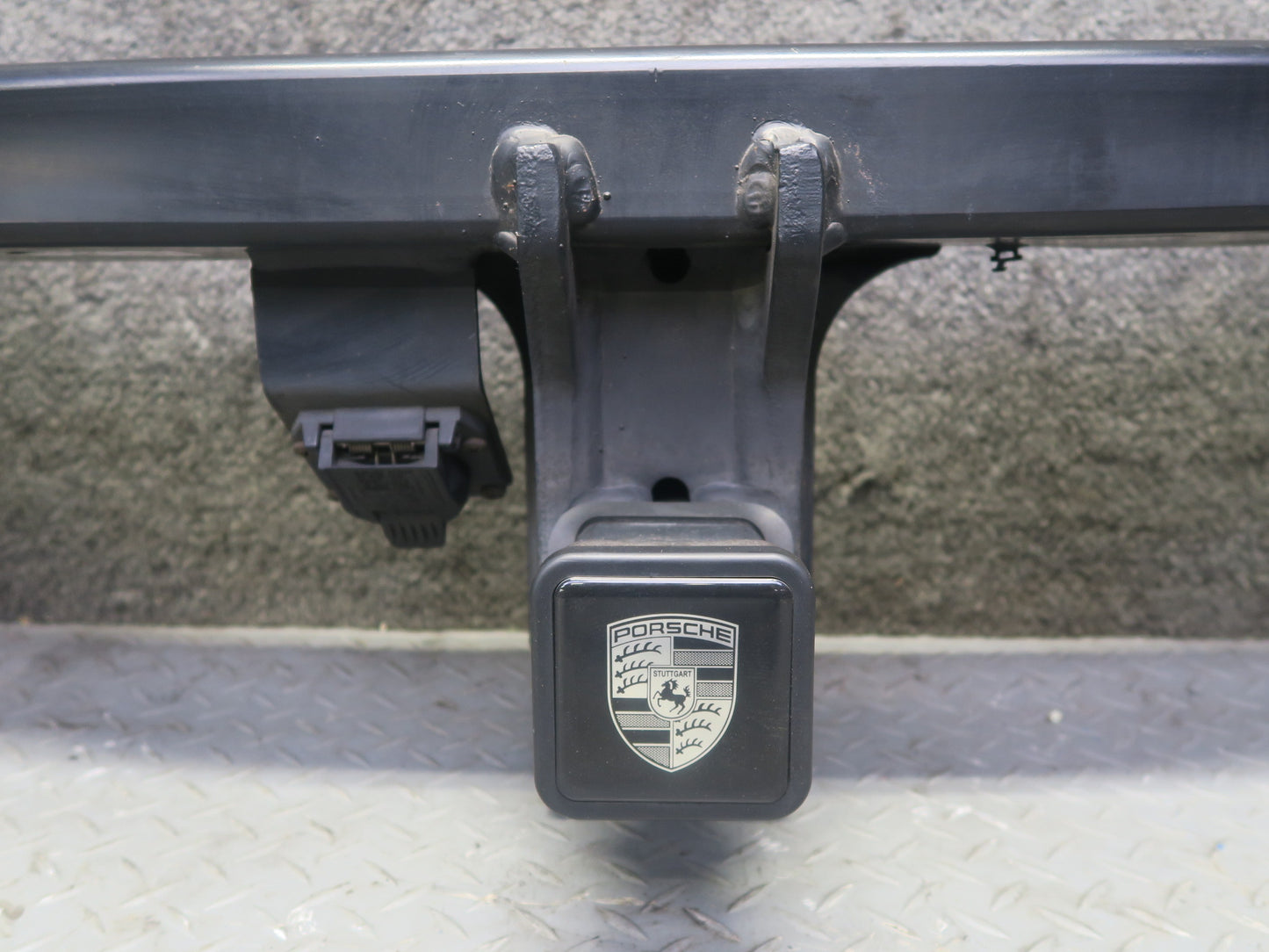 2014-2017 Porsche Cayenne 958 Rear TOW Bar Towing Trailer Hitch 95804480131