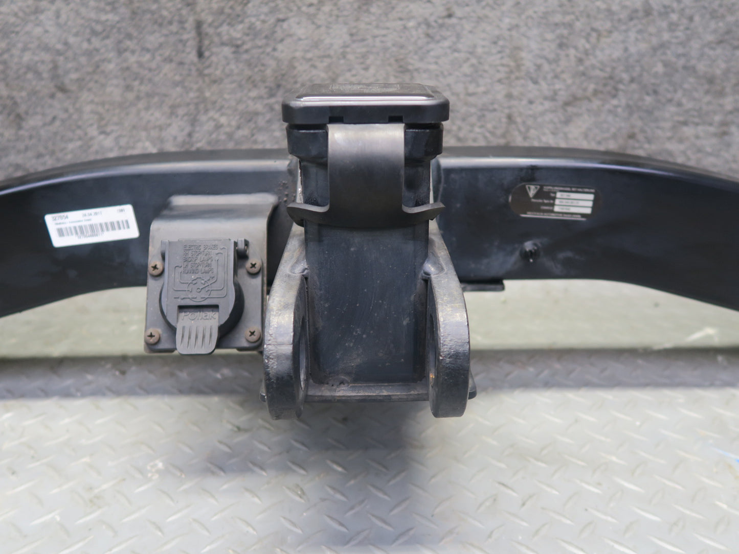 2014-2017 Porsche Cayenne 958 Rear TOW Bar Towing Trailer Hitch 95804480131