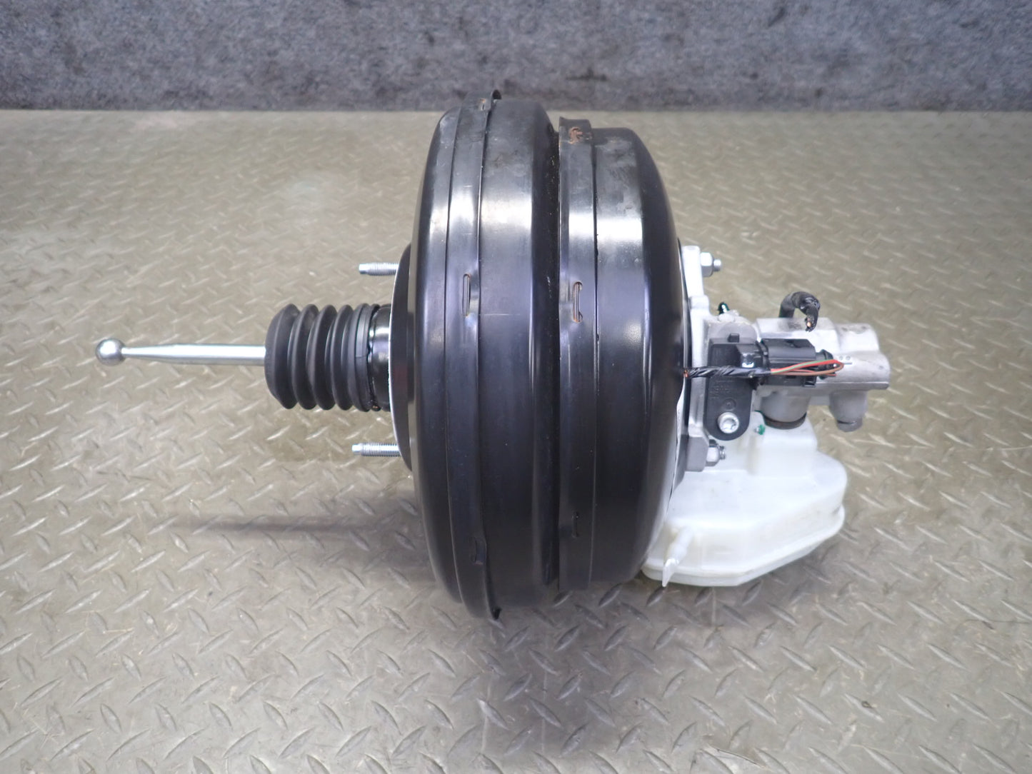 11-18 Porsche Cayenne 958 4.8L AWD Brake Master Cylinder Booster Fluid Reservoir