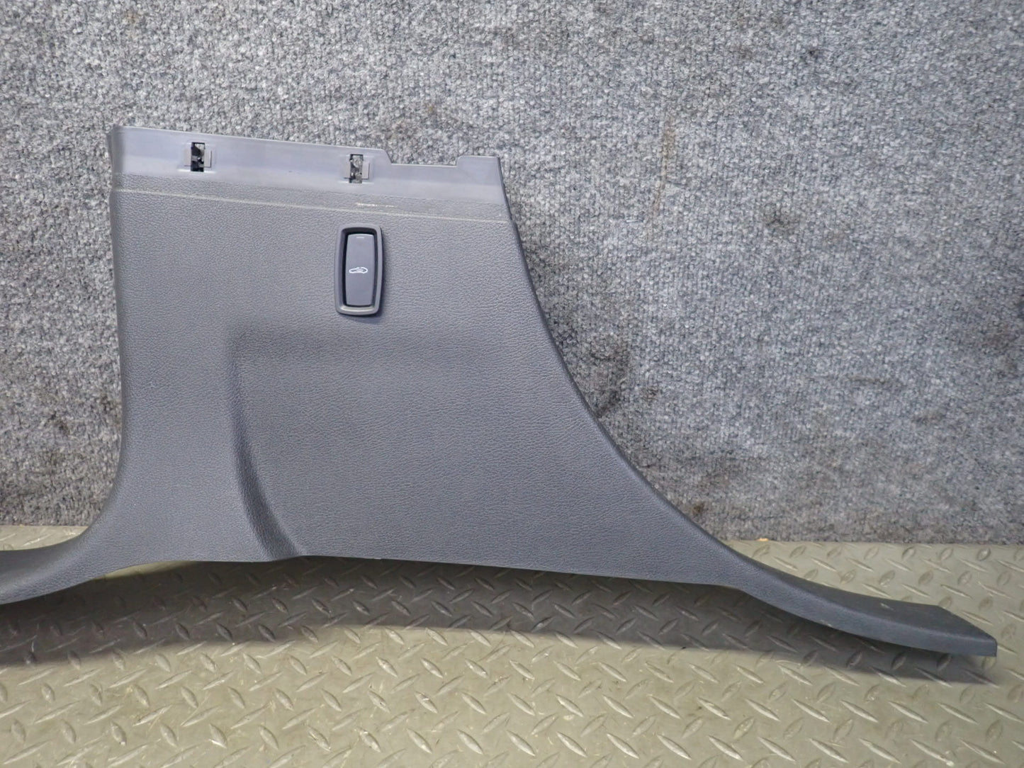 11-18 Porsche Cayenne 958 Left & Right B Pillar Lower Trim Cover Panel Set