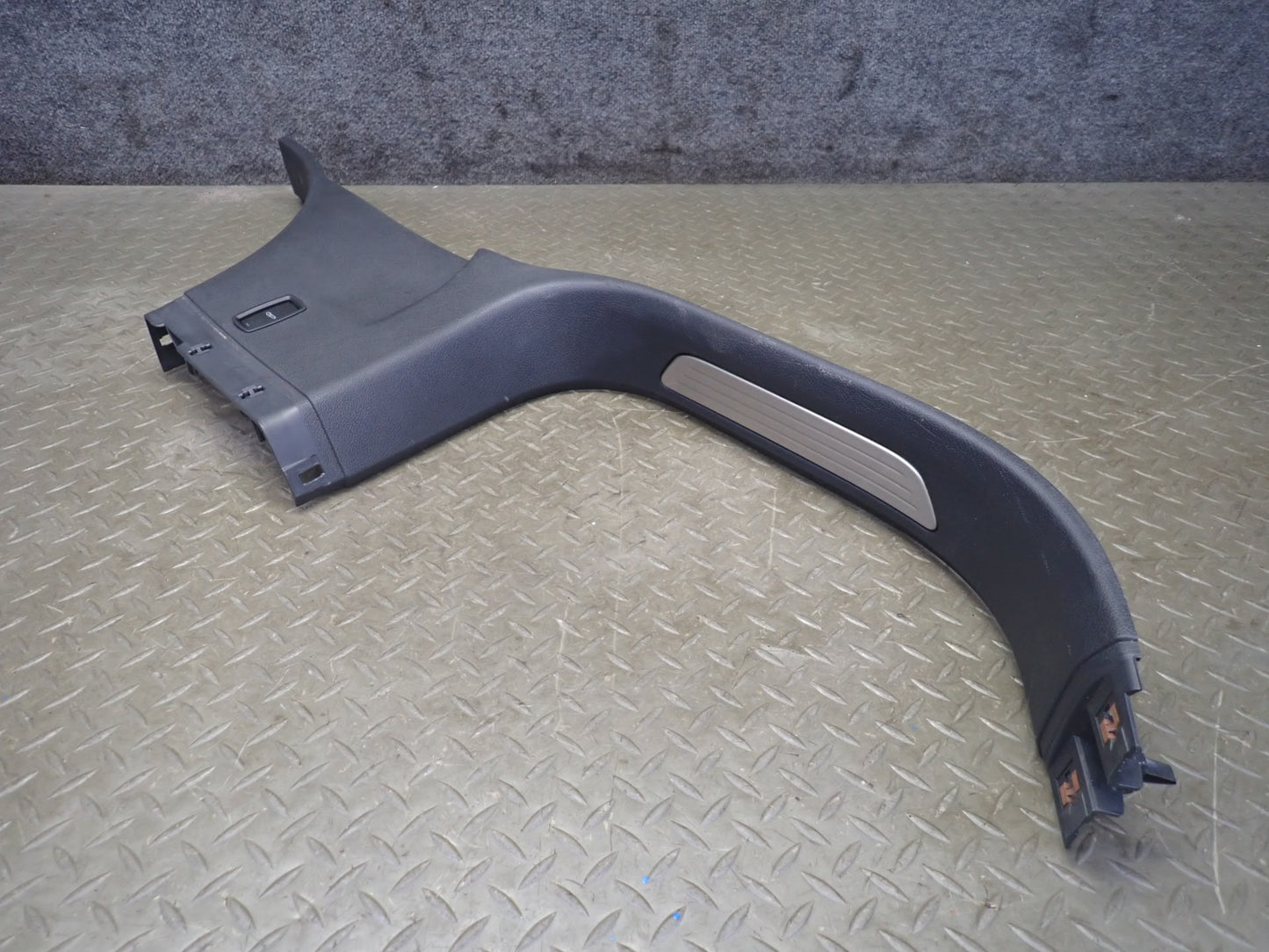 11-18 Porsche Cayenne 958 Left & Right B Pillar Lower Trim Cover Panel Set